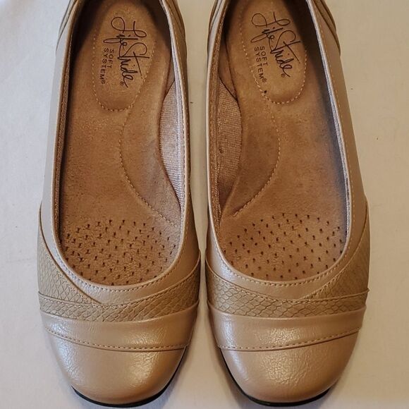 LIFE STRIDE flats size 6.5 - Picture 1 of 5